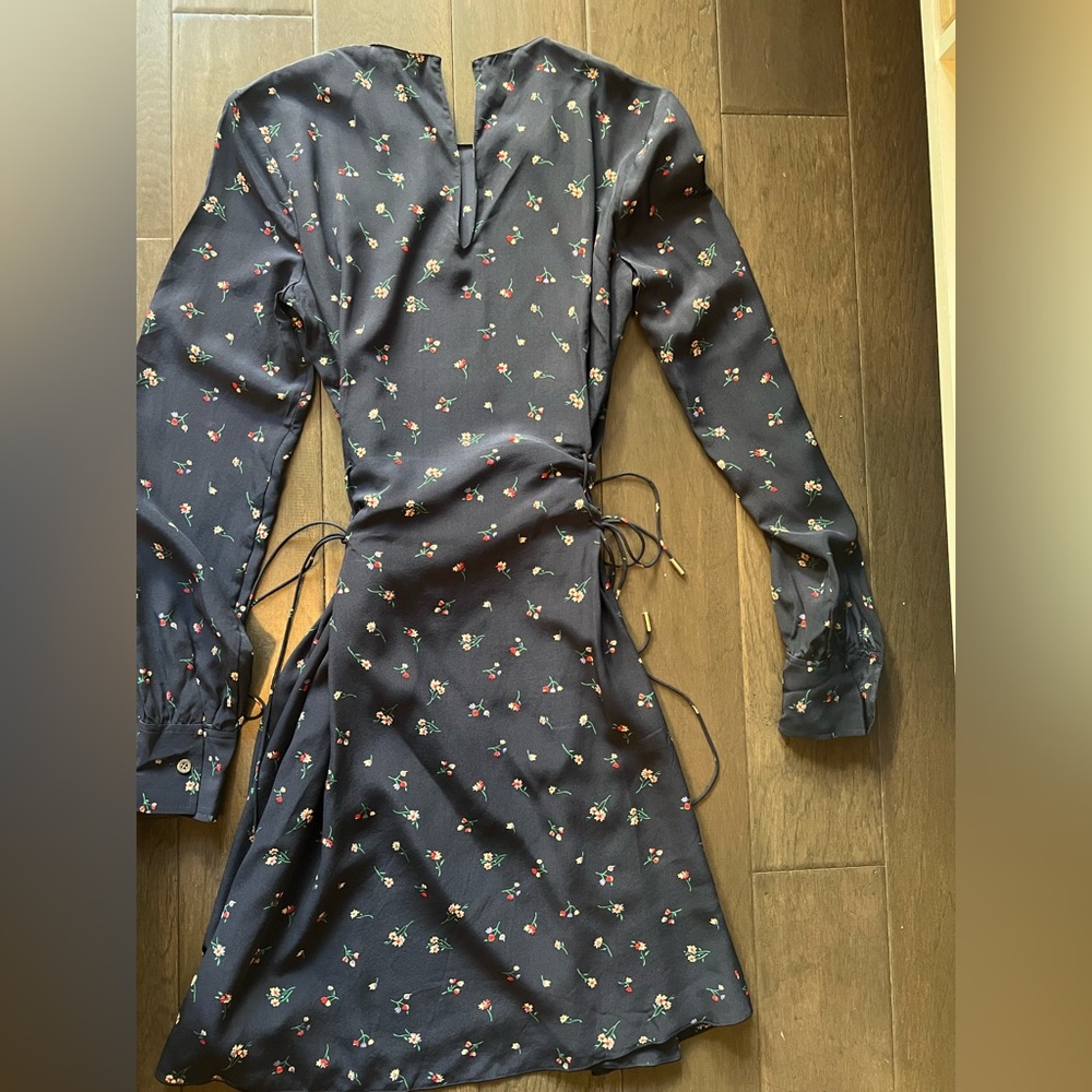 Theory Floral Print Lace-up Silk Dress
In Deep Navy Size 0 - Picture 8 of 12